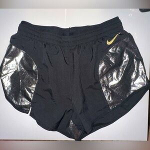 NWT Nike women’s drifit flex black and silver lined drawstring running shorts XS